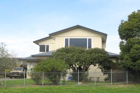 Photo of property in 123 Middle Road, Havelock North, 4130