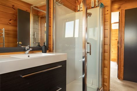 Photo of property in 28 Surf Street, Whitianga, 3510