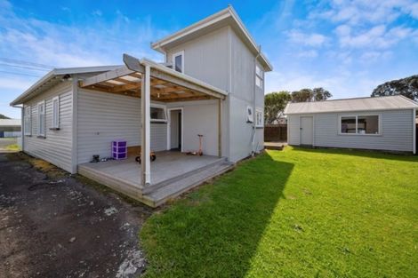 Photo of property in 3 Rainsford Street, Moturoa, New Plymouth, 4310