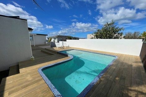 Photo of property in 1/3 Brown Street, Hauraki, Auckland, 0622