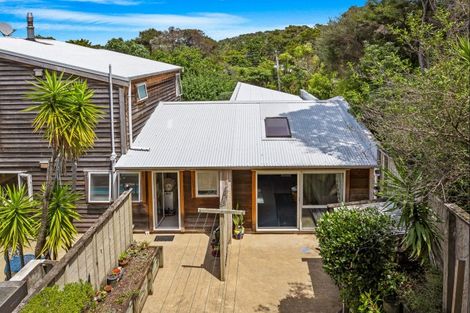 Photo of property in 9 Grand View Road, Leigh, 0985