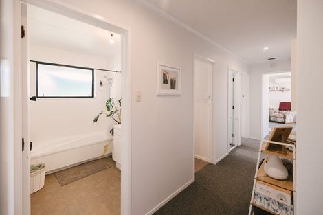 Photo of property in 59 Crewe Crescent, Hokowhitu, Palmerston North, 4410