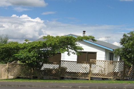 Photo of property in 81 West Harbour Drive, West Harbour, Auckland, 0618