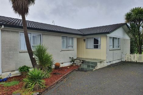 Photo of property in 17 Bodi Place, Te Atatu South, Auckland, 0610