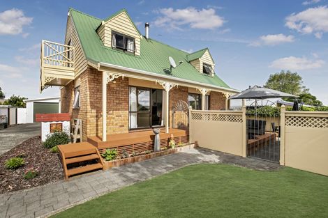 Photo of property in 14 Hadley Wood Drive, Wattle Downs, Auckland, 2103