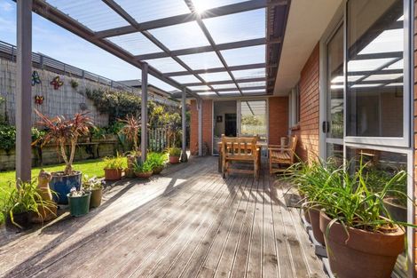 Photo of property in 5 Olive Close, Omokoroa, 3114