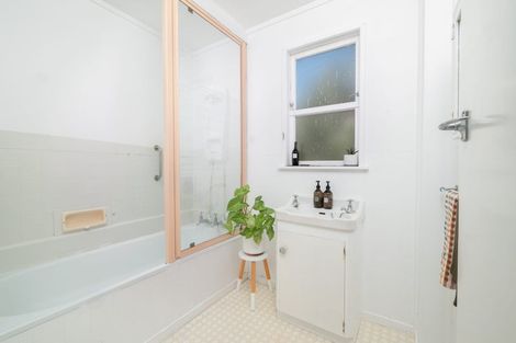 Photo of property in 24 Hope Avenue, Russell, 0202