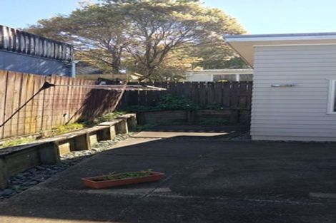 Photo of property in 14 Woodstock Road, Forrest Hill, Auckland, 0620