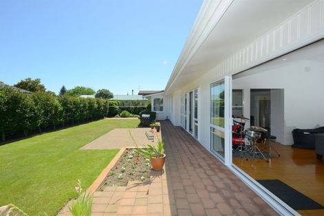 Photo of property in 1 Yardley Street, Avonhead, Christchurch, 8042