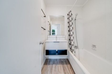 Photo of property in 16 Thornton Place, Melville, Hamilton, 3206