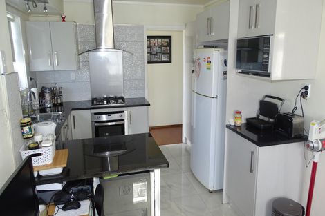 Photo of property in 4 Mangarata Avenue, Papatoetoe, Auckland, 2025