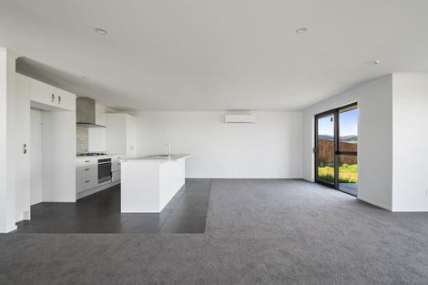 Photo of property in 154b Pacific Drive, Fitzherbert, Palmerston North, 4410