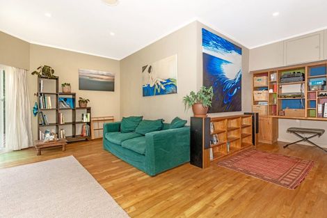 Photo of property in 50 Moana Road, Okitu, Gisborne, 4010