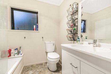 Photo of property in 10 Grierson Place, Pukekohe, 2120