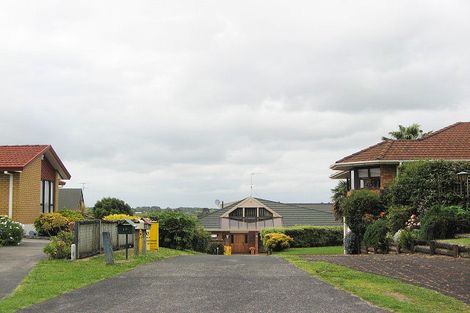 Photo of property in 15 Cumbrian Place, Conifer Grove, Takanini, 2112