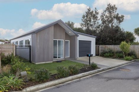 Photo of property in 26 Koru Loop, Paraparaumu, 5032