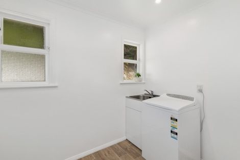 Photo of property in 129 Wainuiomata Road, Wainuiomata, Lower Hutt, 5014