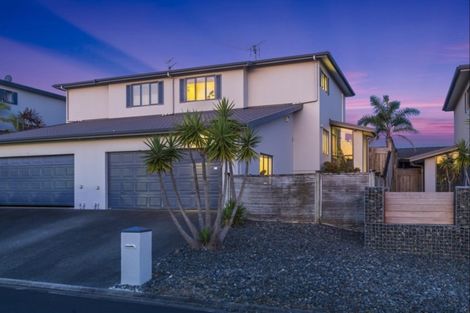 Photo of property in 66c Grand Drive, Orewa, 0931