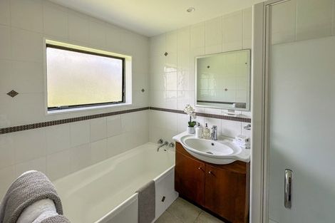 Photo of property in 2/51 Nigel Road, Browns Bay, Auckland, 0630