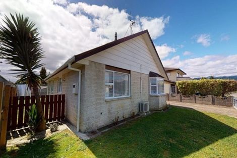 Photo of property in 37 Rimu Street, Levin, 5510