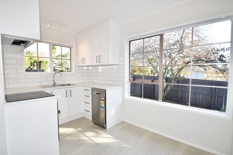 Photo of property in 9 Wairata Place, Te Atatu South, Auckland, 0610