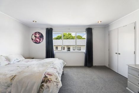 Photo of property in 1/28a Tamahere Drive, Glenfield, Auckland, 0629