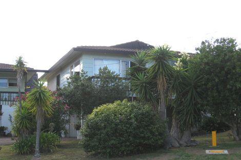 Photo of property in 1/50 Seaview Road, Castor Bay, Auckland, 0620