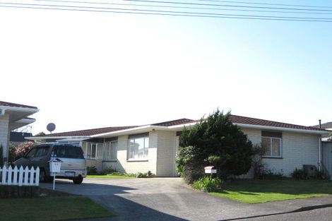 Photo of property in 3/3 Union Street, Merrilands, New Plymouth, 4312