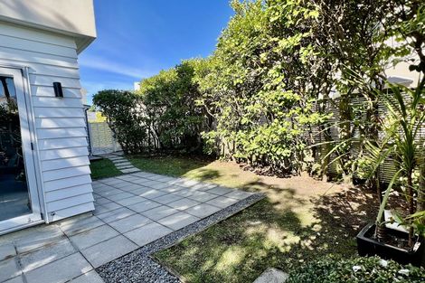 Photo of property in 5/40 Scarlet Oak Drive, Schnapper Rock, Auckland, 0632