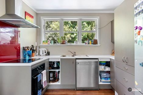 Photo of property in 15 Davis Grove, Wainuiomata, Lower Hutt, 5014