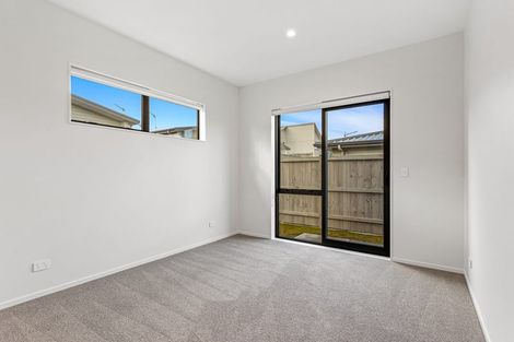 Photo of property in 28 Port Way, Rosehill, Papakura, 2113