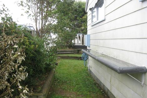 Photo of property in 72a Guadeloupe Crescent, Grenada Village, Wellington, 6037