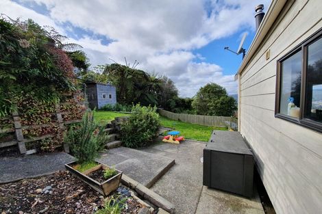 Photo of property in 47 Pokohiwi Road, Normandale, Lower Hutt, 5010