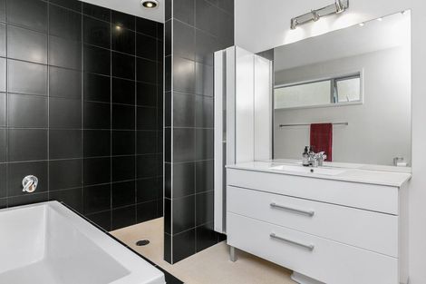 Photo of property in 35 Waikana Street, Broad Bay, Dunedin, 9014