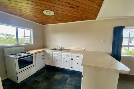 Photo of property in 2/122 Carlisle Road, Browns Bay, Auckland, 0632