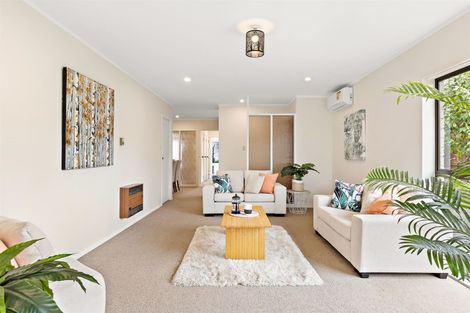 Photo of property in 6b Ursula Place, Half Moon Bay, Auckland, 2012