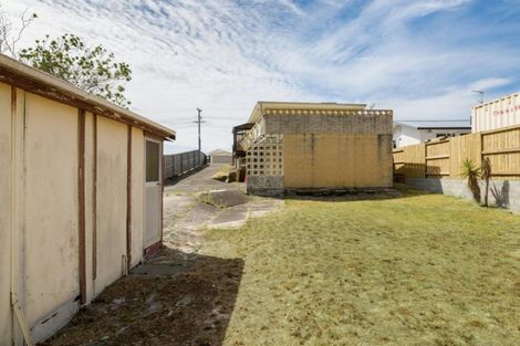 Photo of property in 56 Karewa Parade, Papamoa Beach, Papamoa, 3118