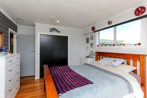 Photo of property in 53 Blake Street, Waitara, 4320