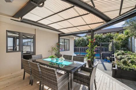 Photo of property in 2 Ellivani Rise, Pukekohe, 2120