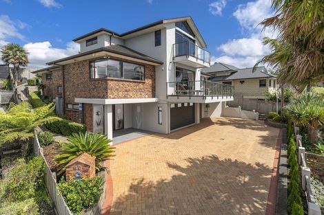 Photo of property in 10 Ashburn Close, Orewa, 0931
