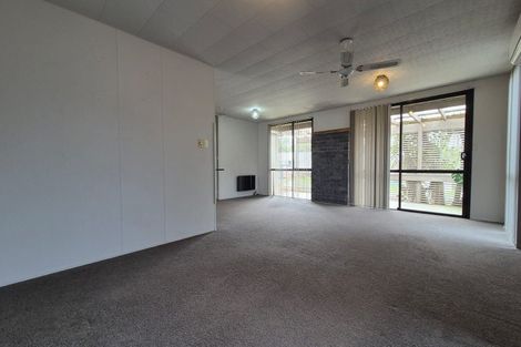 Photo of property in 1/29 Devonshire Road, Unsworth Heights, Auckland, 0632