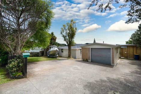 Photo of property in 1069 Scenic Drive North, Swanson, Auckland, 0816