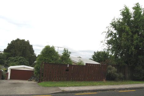 Photo of property in 6 Heather Place, Sunnynook, Auckland, 0620