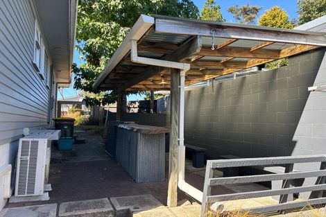 Photo of property in 8 Wanaka Place, Glenview, Hamilton, 3206