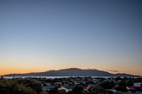 Photo of property in 7 Sunset Terrace, Waikanae Beach, Waikanae, 5036