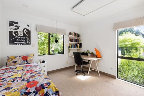 Photo of property in 4 Tauroa Valley, Havelock North, 4130