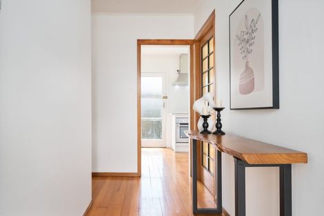 Photo of property in 39 Harrington Road, Henderson, Auckland, 0610