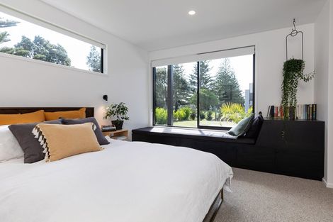 Photo of property in 25 Kotare Drive, Waiwhakaiho, New Plymouth, 4312