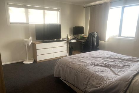 Photo of property in 91b Whites Line East, Waiwhetu, Lower Hutt, 5010