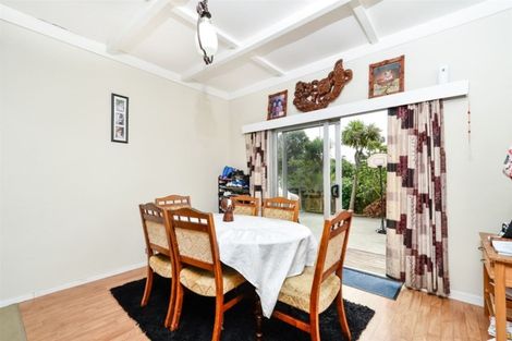 Photo of property in 2a Parakai Avenue, Parakai, 0830